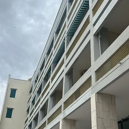 Demetra Apartment N *